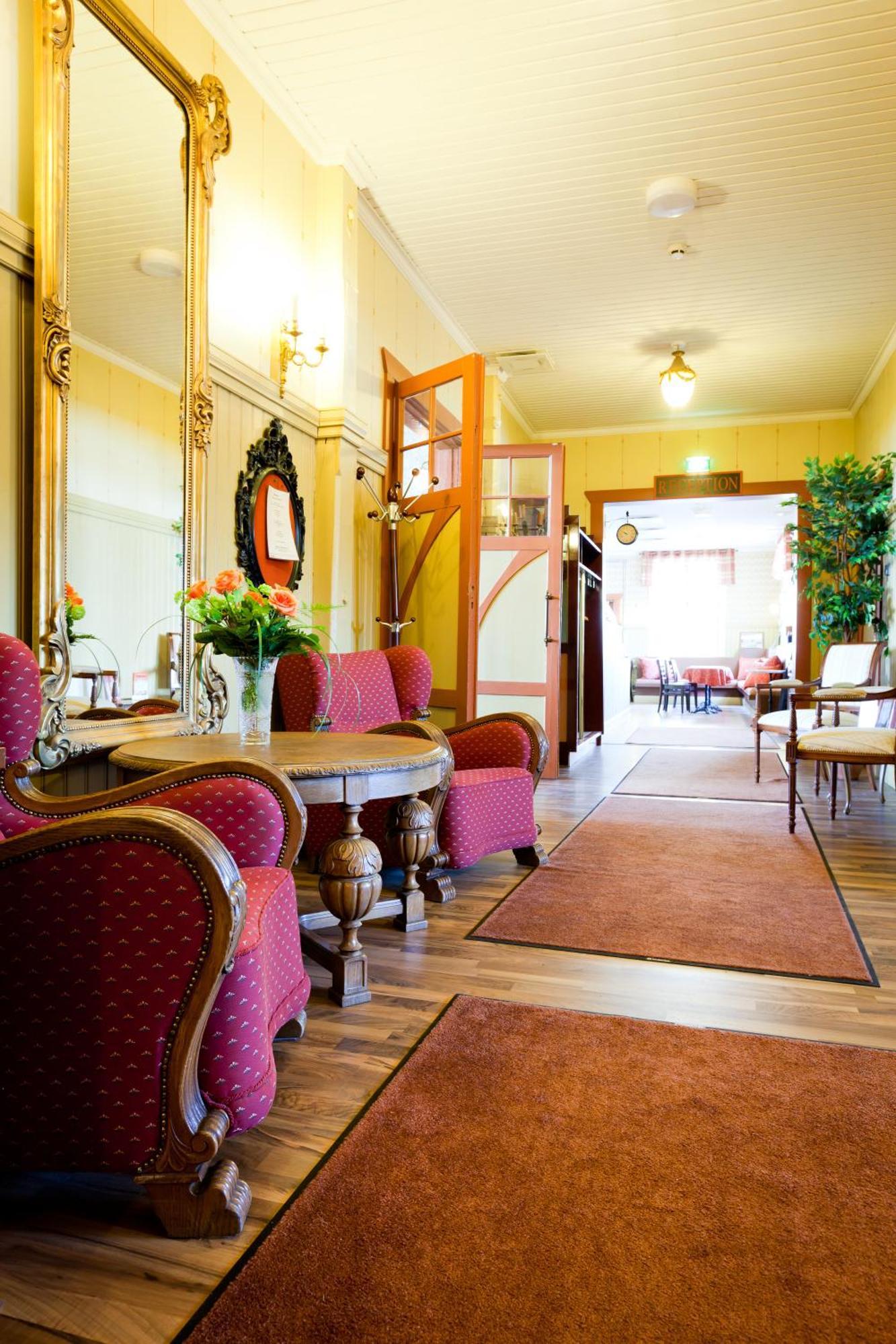 Hotelli-Ravintola Alma Seinäjoki Zewnętrze zdjęcie